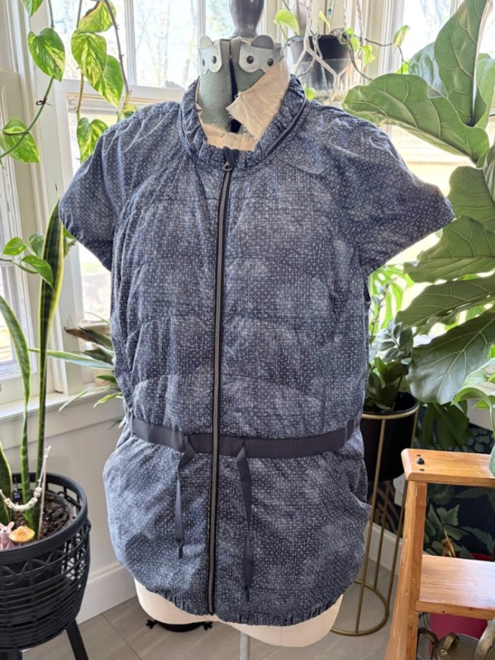 lululemon Lightweight Quilted Zip-Up Vest with Waist Tie